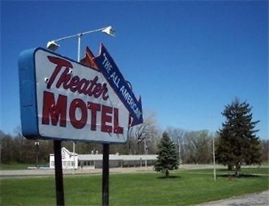 Theater Motel Westfield Exterior photo